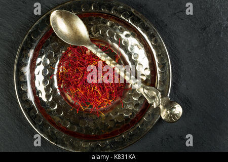 Lo zafferano marocchino. è spesso usato in cucina araba. Foto Stock