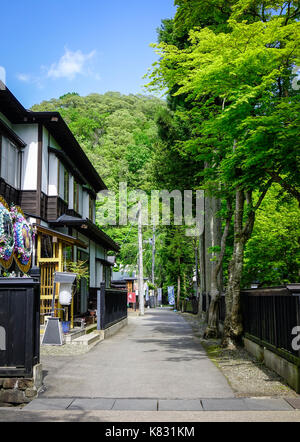 Akita, Giappone - 17 maggio 2017. strada principale di kakunodate samurai del distretto di Akita, Giappone. kakunodate è un ex castello storico e samurai roccaforte in Foto Stock