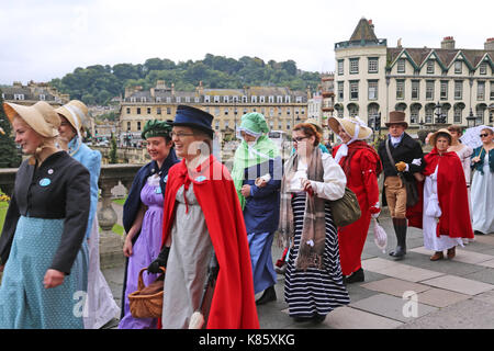 Jane Austen Festival. 8th-17th Settembre 2017. Bagno, Somerset, Inghilterra, Regno Unito, Europa. Regency Mini-Promenade in costume all'Holburne Museum, domenica 17 settembre 2017. Ultimo giorno del festival che quest anno ricorre il bicentenario della Jane Austen's morte. Credito: Ian bottiglia/Alamy Live News Foto Stock