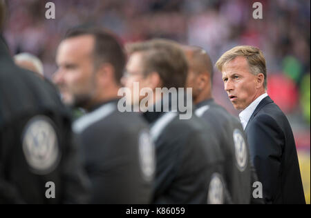 Stoccarda, Deutschland. Xvi Sep, 2017. trainer andries jonker (WOB), funzione fussball 1. Bundesliga, 4. spieltag, VFB Stuttgart (s) - vfl wolfsburg (WOB) 1:0, am 16.09.2017 a Stoccarda/ Deutschland. | verwendung weltweit credito: dpa/alamy live news Foto Stock