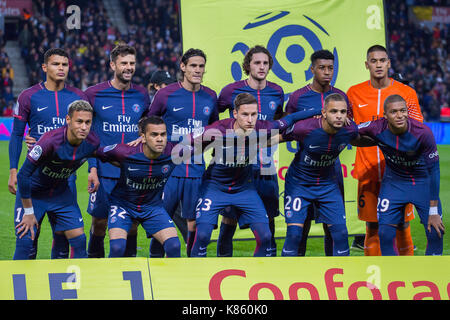 Team PSG linea fino davanti al francese Ligue 1 partita di calcio tra Paris Saint Germain (PSG) e Olympique Lyonnais (OL) presso il Parc des Princes. Il 17 settembre 2017 a Parigi, Francia Foto Stock