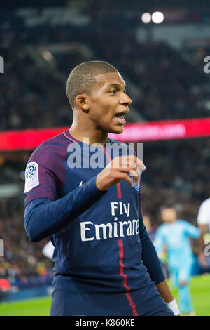 Kylian Mbappe durante il French Ligue 1 partita di calcio tra Paris Saint Germain (PSG) e Olympique Lyonnais (OL) presso il Parc des Princes. Il 17 settembre 2017 a Parigi, Francia Foto Stock