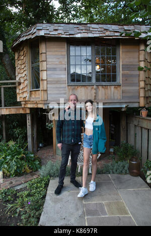 Magica a forma di testa di fungo tree house in chiddingfold, surrey, progettato e costruito da ben swanborough nominato vincitore assoluto del capannone di l'anno 2017, Regno Unito Foto Stock