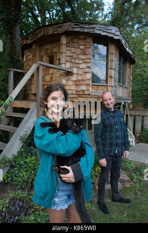 Magica a forma di testa di fungo tree house in chiddingfold, surrey, progettato e costruito da ben swanborough nominato vincitore assoluto del capannone di l'anno 2017, Regno Unito Foto Stock