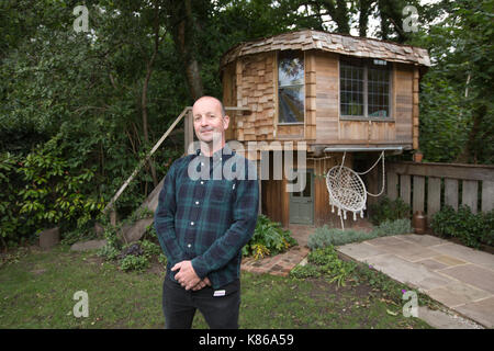 Magica a forma di testa di fungo tree house in chiddingfold, surrey, progettato e costruito da ben swanborough nominato vincitore assoluto del capannone di l'anno 2017, Regno Unito Foto Stock