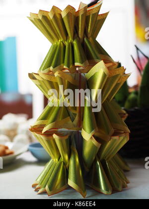 Cinese carta oro. Masterizzarlo per antenato. Foto Stock