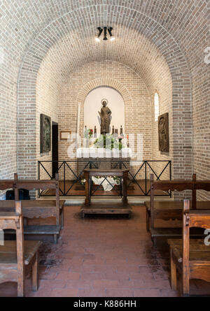 Interno della cappella all'interno di Guaita fortezza sul monte Titano (Monte Titano) nella Repubblica di San Marino. Foto Stock