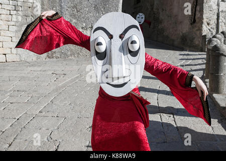 San Marinis vestito e di eseguire nel periodo abiti durante le annuali Giornate Medievali Festival che si tiene a San Marino. Foto Stock