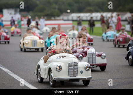 Settrington cup concorso per Austin j40 vetture del pedale a goodwood 2017 Riunione, goodwood race track, west sussex, in Inghilterra, Regno Unito Foto Stock