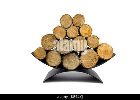 Betulla stack firewoods isolati su sfondo bianco Foto Stock