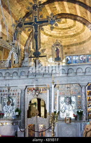 L'iconostasi interno panagia ekatontapiliani, conosciuta anche come la chiesa di 100 porte. una chiesa bizantina risalente al IV secolo d.c. Foto Stock