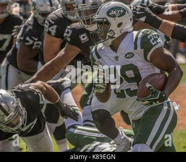 17 settembre 2017: New York getti running back Bilal Powell (29) Domenica, 17 settembre 2017, a Oakland-Alameda County Coliseum a Oakland, in California. I raider hanno sconfitto i getti 45-20. Al di Golub/CSM Foto Stock