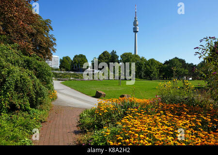 Westfalenpark mit florianturm a Dortmund, ruhrgebiet, NORDRHEIN-WESTFALEN Foto Stock