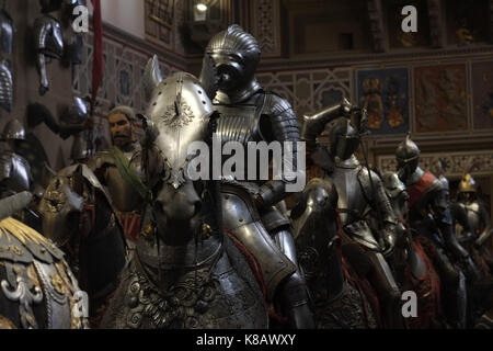 Un gruppo di soldati di metallo. Museo Stibbert di Firenze, Italia. Foto Stock