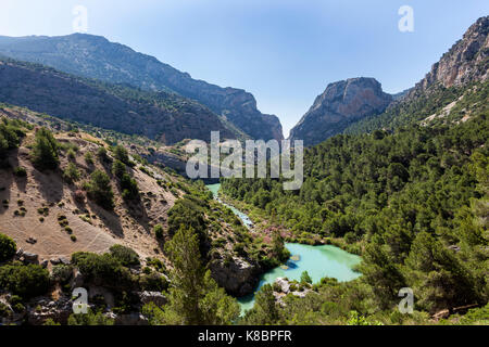 Paesaggio a El Chorro gorge città vicino a Alora. provincia di Malaga Spagna Foto Stock