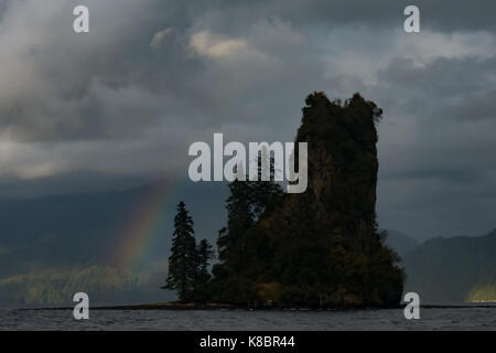 Nuovo Eddystone rock, un pilastro di basalto, in Misty Fjords National Monument, Alaska, STATI UNITI D'AMERICA Foto Stock