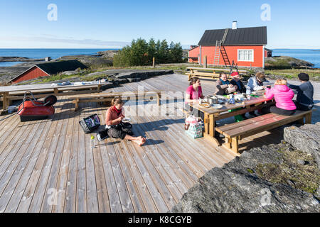 Colazione al faro di Söderskär, Porvoo, Finlandia, Europa, UE Foto Stock