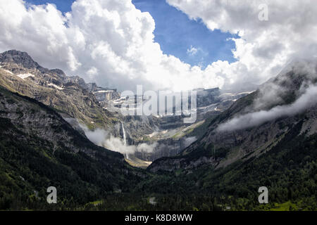 Valle nei Pirenei Foto Stock