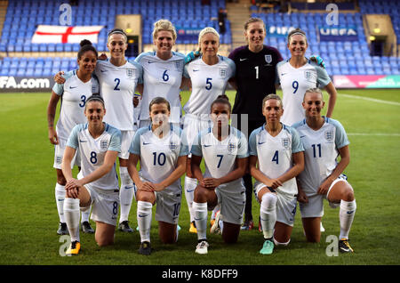 Inghilterra team group: (sinistra-destra) prima fila - jade Moore, fran kirby, Nikita parris, Giordania nobbs e toni duggan. bancata posteriore - demi stokes, Lucia bronzo, millie luminose, steph houghton, siobhan chamberlain e jodie taylor durante il FIFA 2019 Coppa del Mondo donne match di qualificazione a prenton park, birkenhead. Foto Stock