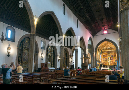 Funchal, Madeira, Portogallo - 5 settembre 2017: interno della cattedrale di Nostra Signora dell'assunzione funchal sull'isola di Madera Foto Stock