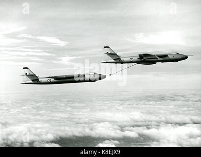 Vickers Valiant cisterne di rifornimento degli aerei in aria. Foto Stock