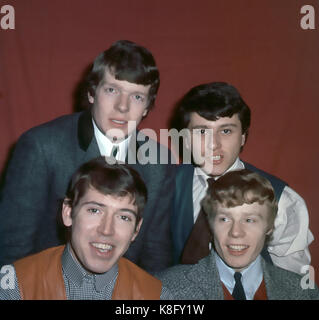 Il GRUPPO pop britannico DEI QUATTRO PENNY nel 1964. Clickwise Dall'Alto A Sinistra: Lionel Morton, Mike Wilsh, Fritz Fryer, Allan Buck. Foto: Tony Gale Foto Stock