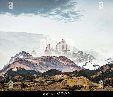 Vista del Fitz Roy la gamma della montagna nel parco nazionale Los Glaciares, Patagonia, Argentina Foto Stock