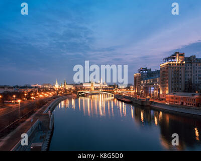 La mattina presto in Russia. Sunrise sopra il Cremlino Foto Stock