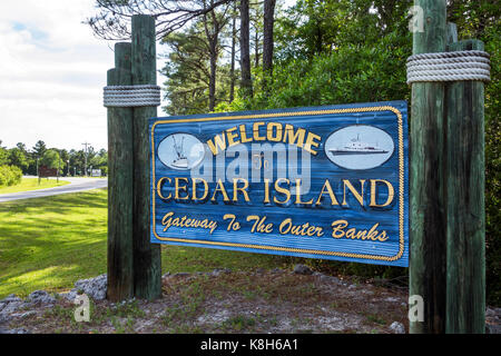 North Carolina, North Carolina, autostrada 12, Cedar Island, benvenuto, segnale, NC170518048 Foto Stock