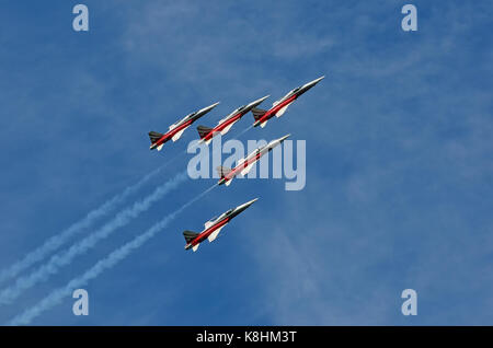 Sion, Svizzera - 15 settembre: la Patrouille Suisse in il breitling air show: Settembre 15, 2017 a Sion in Svizzera Foto Stock