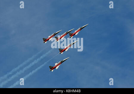 Sion, Svizzera - 15 settembre: Patrouille Suisse in il breitling air show: Settembre 15, 2017 a Sion in Svizzera Foto Stock