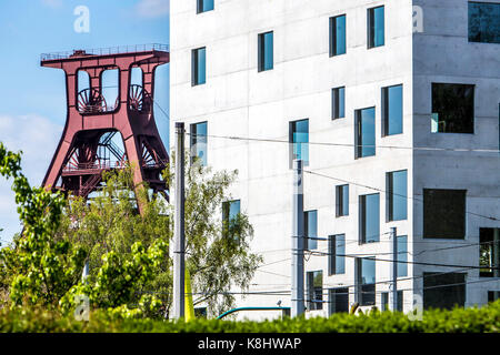 Zollverein Coillery, sito patrimonio mondiale dell'UNESCO, dal Consiglio europeo di Essen, Germania, ex miniera di carbone, oggi una miscela del museo, evento culturale ubicazione e industria Foto Stock