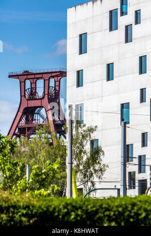 Zollverein Coillery, sito patrimonio mondiale dell'UNESCO, dal Consiglio europeo di Essen, Germania, ex miniera di carbone, oggi una miscela del museo, evento culturale ubicazione e industria Foto Stock