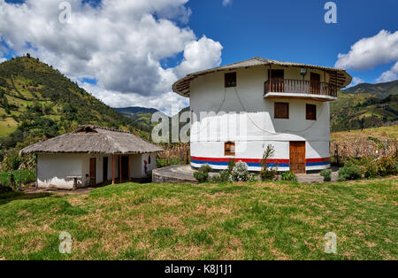 Round edificio delle locali popolazioni indigene museum di Silvia, Colombia, Sud America Foto Stock