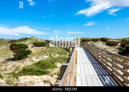 North Carolina, NC, Outer Banks, Ocracoke Island, Cape Hatteras National Seashore, passeggiata sul lungomare, spiaggia, sabbia, dune, NC170518119 Foto Stock