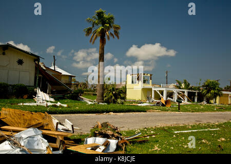 Gli edifici e le abitazioni distrutte dall uragano harvey in rockport o fulton, texas Foto Stock