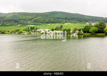 MEHRING, Germania - 5° agosto 17: Mehring è un distretto di Treviri con vedute sul fiume della Mosella. Foto Stock