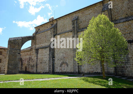 Il monastero di San salvador di leyre è uno del più importante centro religioso e un luogo romano di pellegrinaggio cattolico in Spagna. Foto Stock