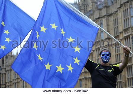 Un anti-Brexit protesta avviene a Westminster in stallo i colloqui tra la UE e il Regno Unito. Credito: reallifephotos / alamy Foto Stock