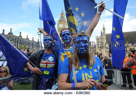 Un anti-Brexit protesta avviene a Westminster in stallo i colloqui tra la UE e il Regno Unito Foto Stock