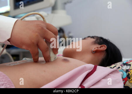 Duc Tam heart hospital. ecocardiogramma doppler. Ho chi minh city. Vietnam. Foto Stock
