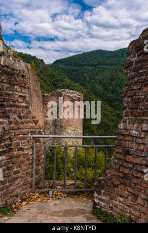 Immagine della Fortezza di Poienari - chiamato anche dracula rifugio di capananenii pamanteni Foto Stock