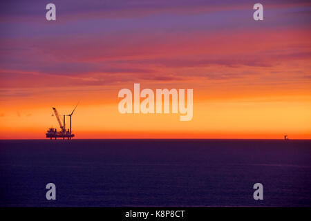 Blyth, Regno Unito. Xx Settembre, 2017. blyth mare del Nord vole au vent jack up turbina eolica piattaforma installer rig con completato e turbine in corso credito: wilf doyle/alamy live news Foto Stock