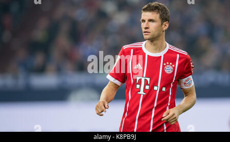 Gelsenkirchen (Germania). Xix Sep, 2017. bayern thomas mueller visto durante la Bundesliga tedesca partita di calcio tra FC Schalke 04 e Bayern Monaco presso la Veltins Arena di Gelsenkirchen, Germania, 19 settembre 2017. Credito: guido kirchner/dpa/alamy live news Foto Stock