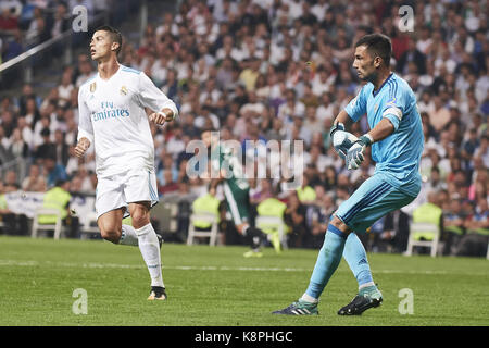 Madrid, Spagna. Xx Settembre, 2017. Cristiano Ronaldo (avanti; Real Madrid) in azione durante la Liga match tra il Real Madrid e il Real Betis Balompie a Santiago Bernabeu il 20 settembre 2017 a Madrid Credit: Jack Abuin/ZUMA filo/Alamy Live News Foto Stock