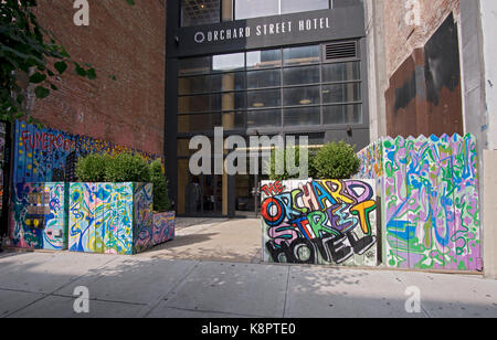 L'esterno e l'ingresso alla Orchard Street Hotel su Orchard Street sulla Lower East Side di Manhattan, New York City Foto Stock