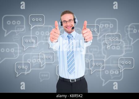 Digital composito di Happy customer care assistant uomo contro la customer care sfondo Foto Stock