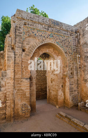 Antica necropoli chellah rovine con moschea e mausoleo in Marocco la capitale Rabat, Marocco, Africa del nord. Foto Stock