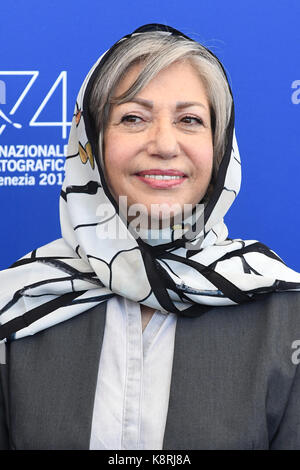 Film iraniano regista Rakhshan Bani-Etemad assiste la giuria photocall durante la 74a Venezia Film Festival di Venezia, Italia. Il 30 agosto 2017 Foto Stock