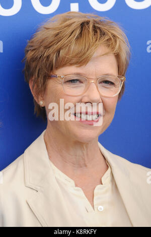 Actrice americano Annette Bening assiste la giuria photocall durante la 74a Venezia Film Festival di Venezia, Italia. 30 agosto 2017 © Paul Treadway Foto Stock